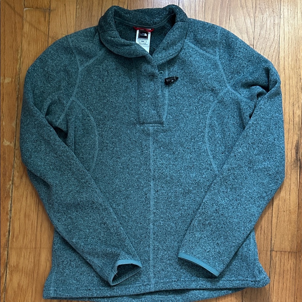 **b2g1** The North Face Gray Women's Sweatshirt